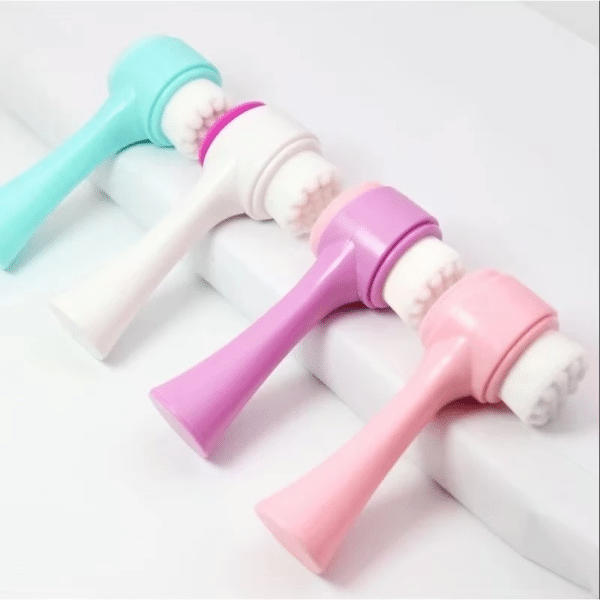 A Escova de Limpeza Facial 2 em 1 Massagem Skin Care combina limpeza profunda e massagem revitalizante para uma pele macia e saudável.