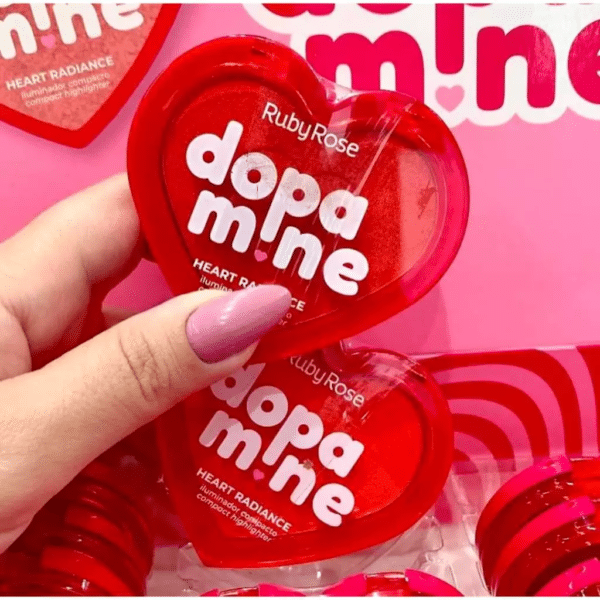 Realce sua beleza com um brilho radiante! O Iluminador Compacto Ruby Rose Dopamine possui textura aveludada, fácil de esfumar e de longa duração, proporcionando um efeito iluminado incrível.