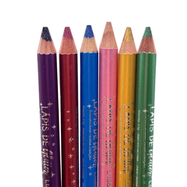 O Lápis de Glitter Lua & Neve é perfeito para quem ama um toque de brilho na maquiagem!