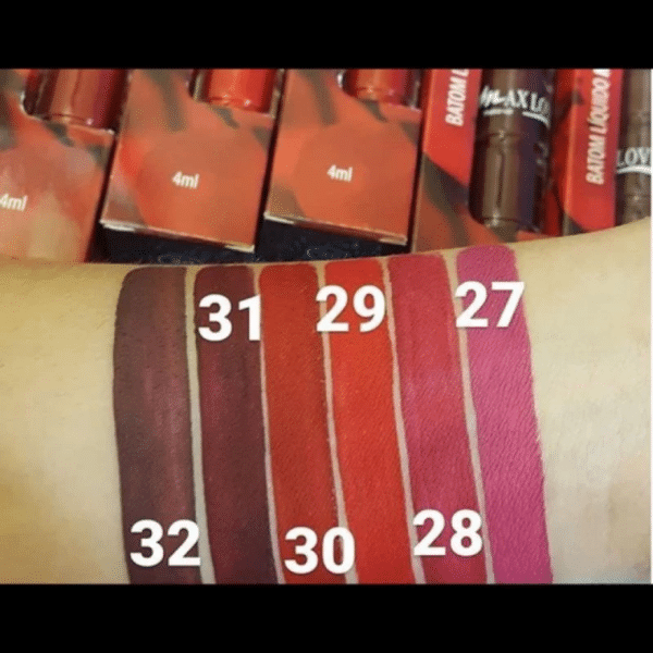 Batom Líquido Matte 24HR, com alta pigmentação e longa duração. Fórmula confortável, secagem rápida e acabamento opaco para lábios perfeitos o dia todo. 💄✨