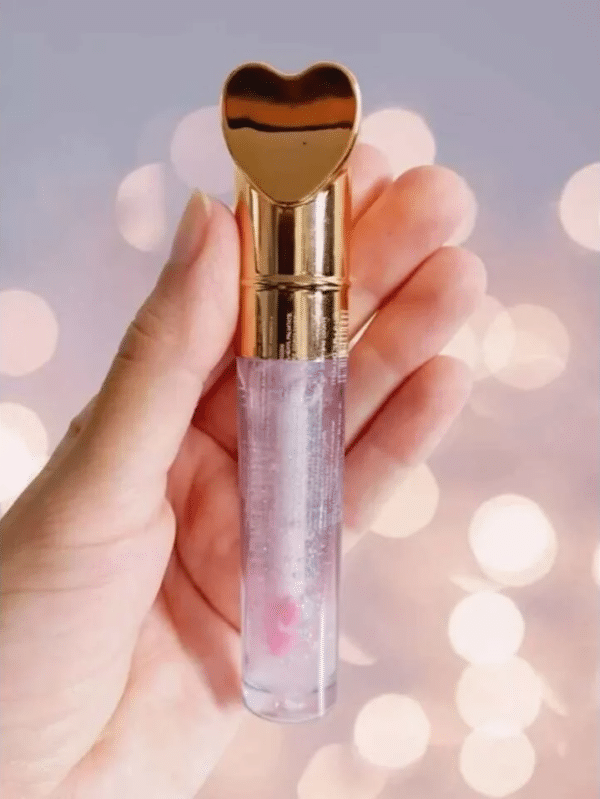 O Protetor Labial Love Rain Brilho Labial oferece hidratação intensa e proteção contra o ressecamento, mantendo seus lábios macios e suaves o dia todo.